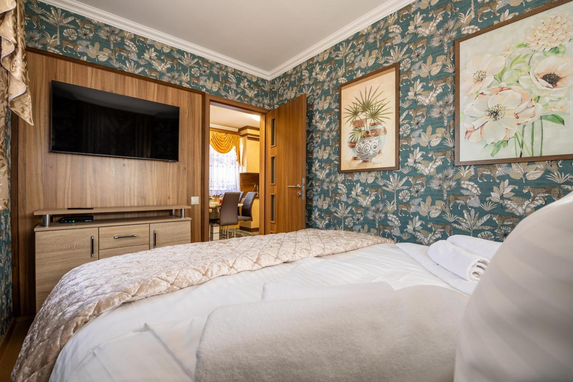 Voeroes Alom Panzio Bed & Breakfast Tiszakécske Exterior photo