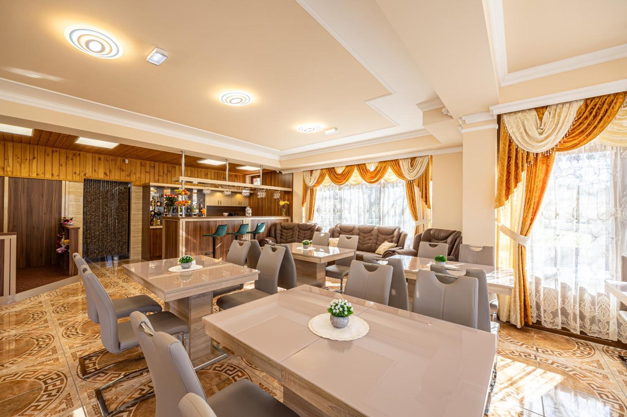 Voeroes Alom Panzio Bed & Breakfast Tiszakécske Exterior photo